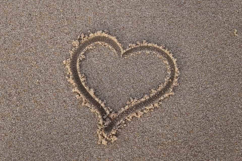 coeur sable plage où partir en lune de miel